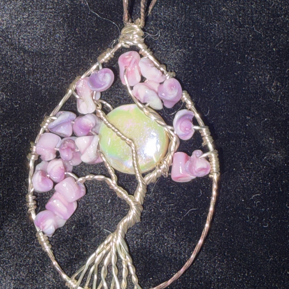 NWOT Cape Cod Wampum Mother of Pearl Tree of Life Pendant